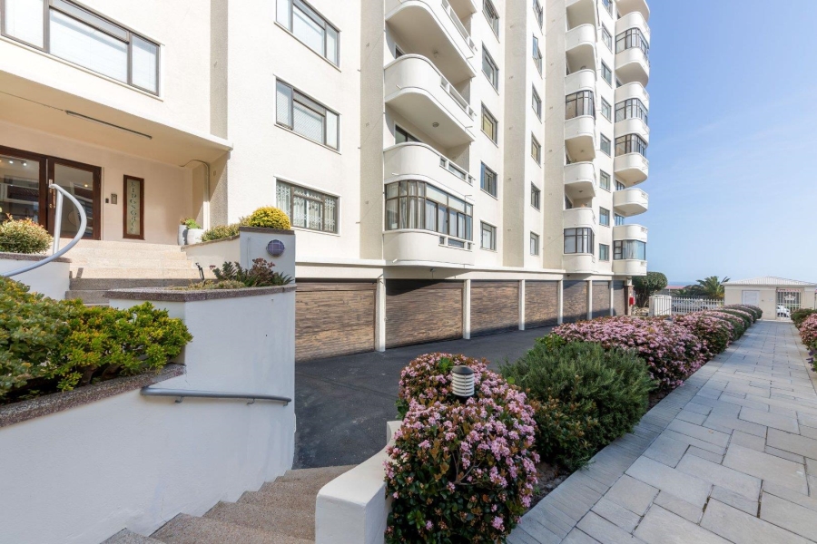 2 Bedroom Property for Sale in Sea Point Western Cape